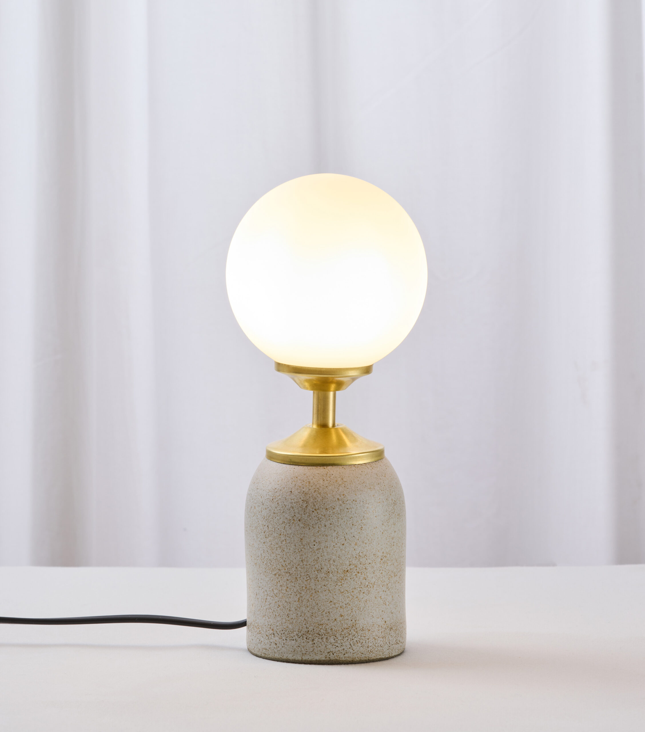 גוף-תאורה-גובה-22-אפור-בטון2