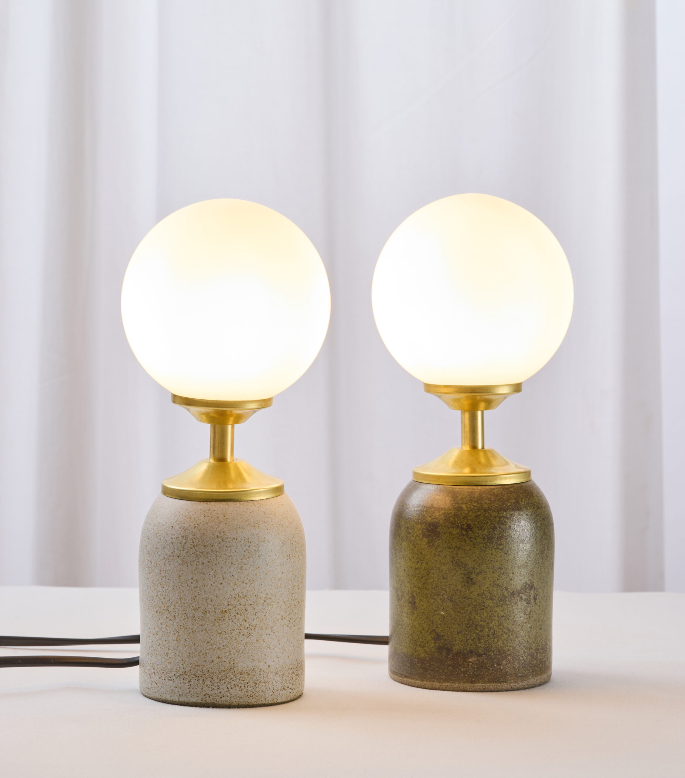 גוף-תאורה-גובה-22-ירוק-ואפור-בטון2